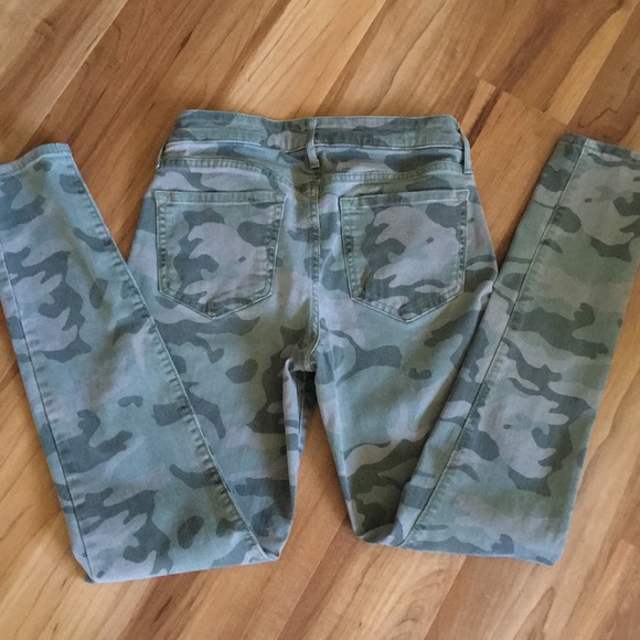 Old Navy Denim - Old Navy Rock Star Camo Jeans Sz 6